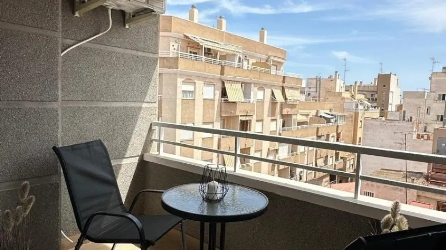 Apartamento de 1 dormitorio en Torrevieja, Spain No. 2464 № 2