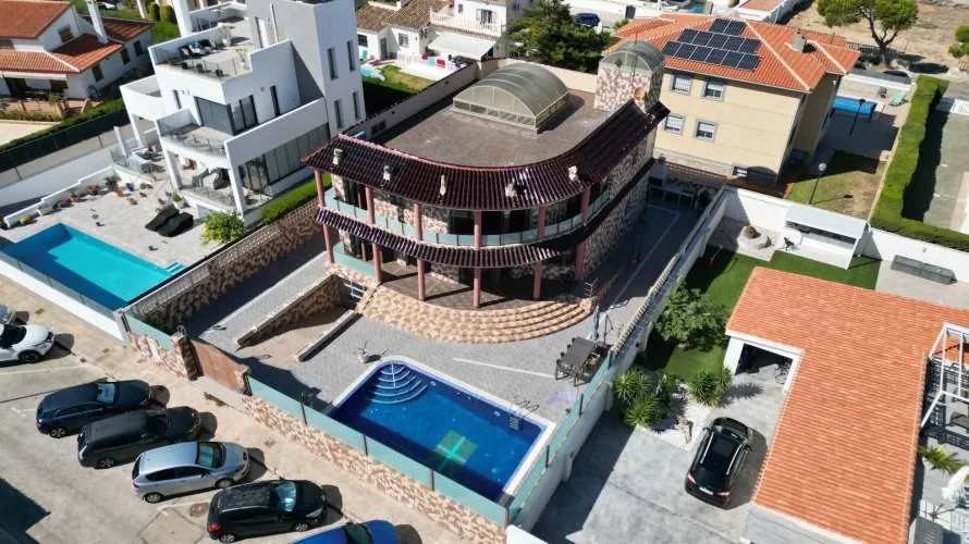Villa de 624m² en La Zenia, Spain No. 2321 № 1