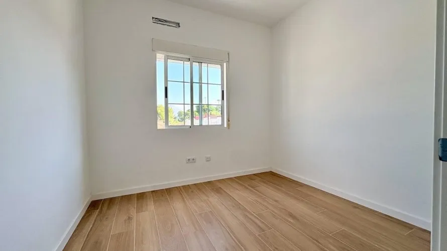 Сasa de 4 dormitorios en Torrevieja, Spain No. 2420 № 8
