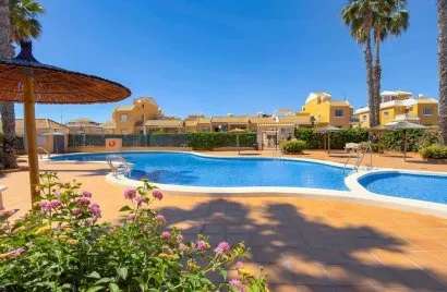 Сasa de 4 dormitorios en Rojales, Spain No. 2397