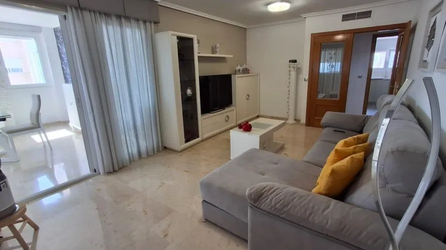 Apartamento de 136m² en Benidorm, Spain No. 2430 № 2