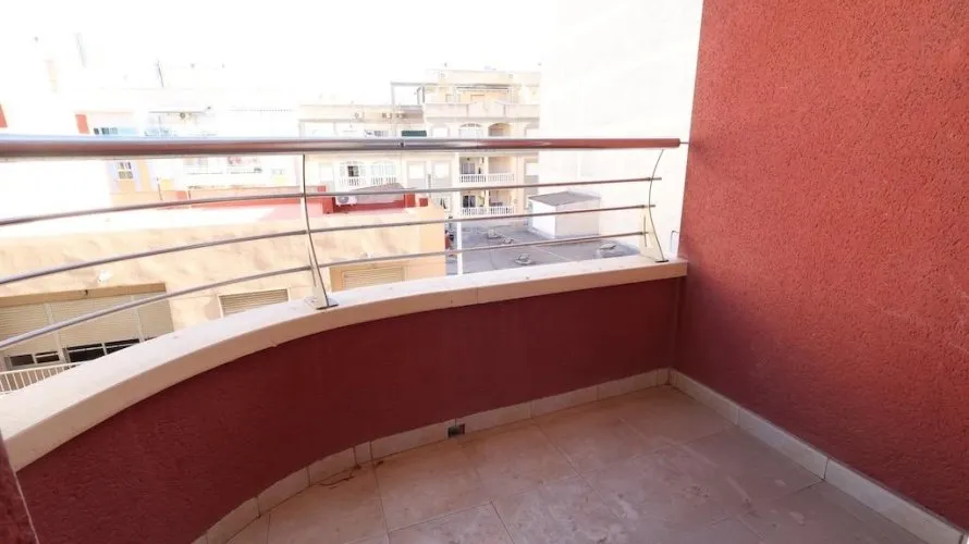 Apartamento de 1 dormitorio en Torrevieja, Spain No. 2410