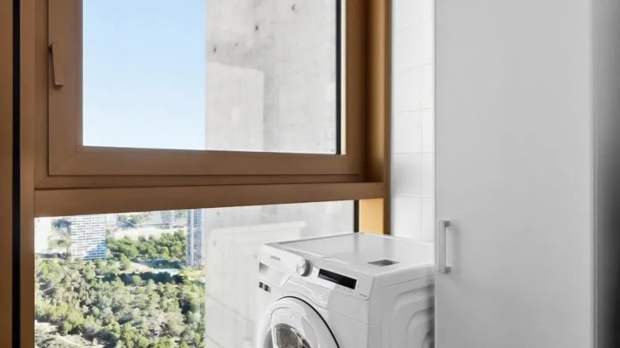 Apartamento de 2 dormitorios en Benidorm, Spain No. 2400 № 2