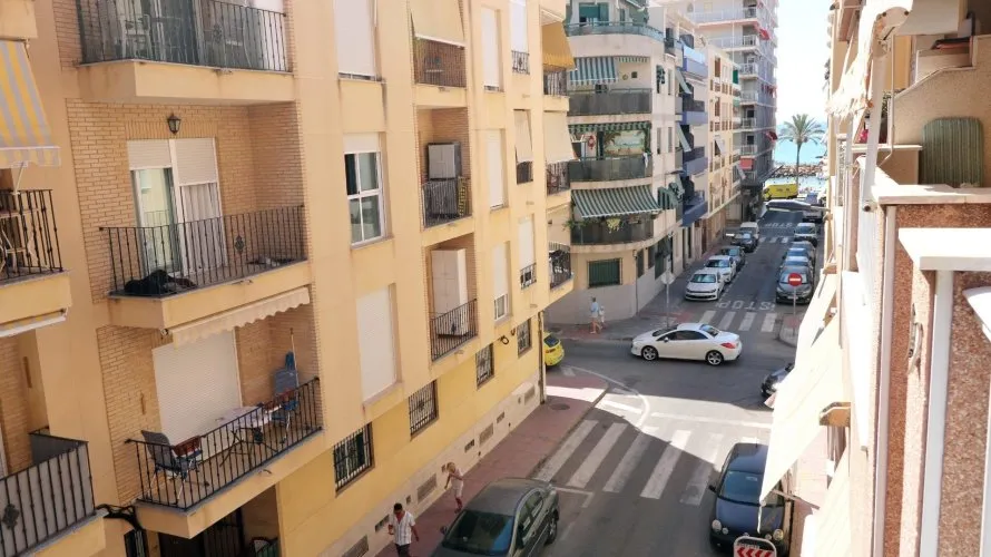 Apartamento de 2 dormitorios en Torrevieja, Spain No. 2486 № 3