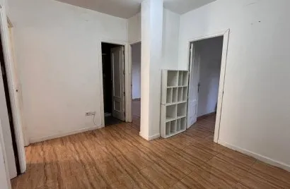Apartamento de 2 dormitorios en Madrid, Spain No. 2332