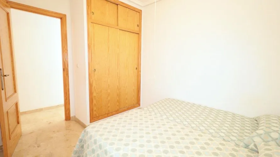 Apartamento de 2 dormitorios en Torrevieja, Spain No. 2486 № 17