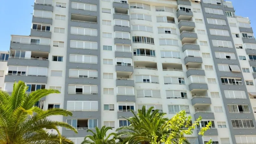 Apartamento de 1 dormitorio en Villajoyosa, Spain No. 2412 № 1