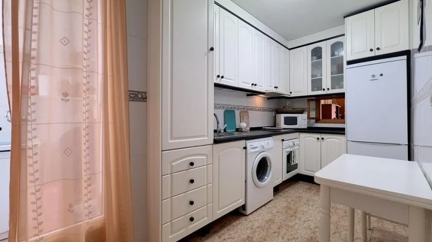 Apartamento de 3 dormitorios en Torrevieja, Spain No. 2474 № 5