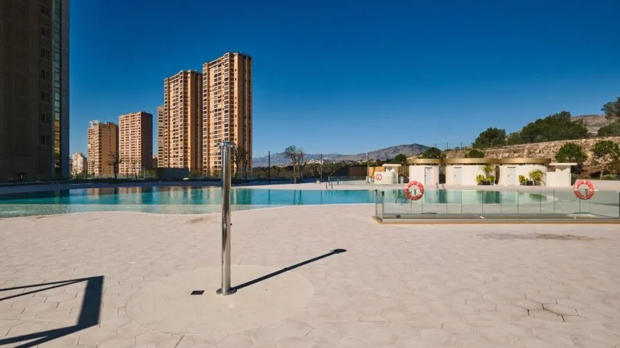 Apartamento de 2 dormitorios en Benidorm, Spain No. 2400 № 3