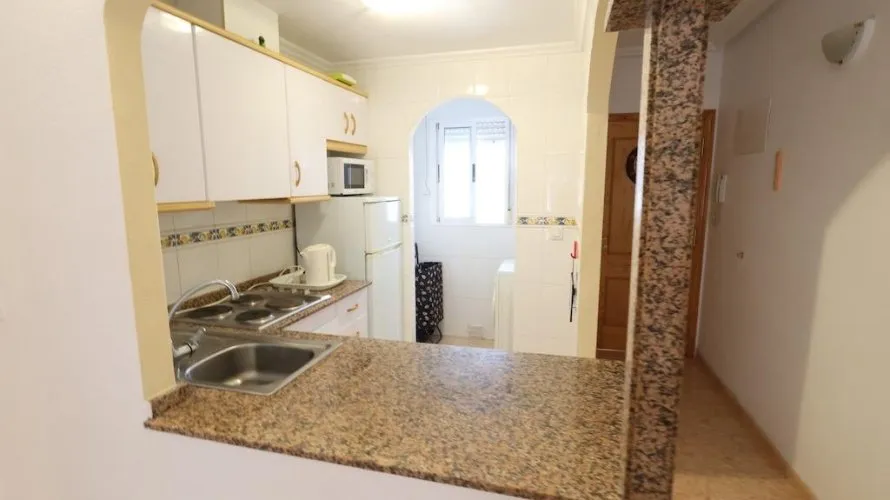 Apartamento de 2 dormitorios en Torrevieja, Spain No. 2606 № 10