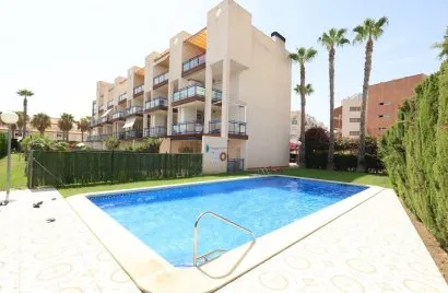 Apartamento de 2 dormitorios en Alicante, Spain No. 2520