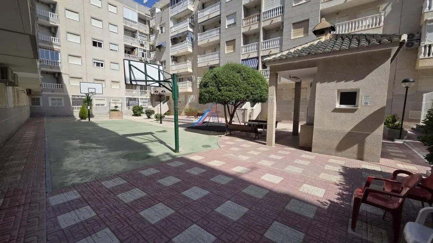 Apartamento de 39m² en Torrevieja, Spain No. 2493 № 1