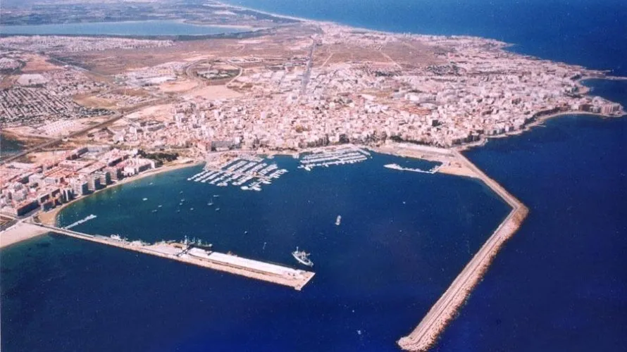Apartamento de 1 dormitorio en Torrevieja, Spain No. 2492 № 1
