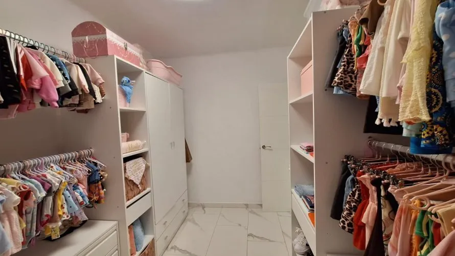 Apartamento de 2 dormitorios en Alicante, Spain No. 2638 № 1