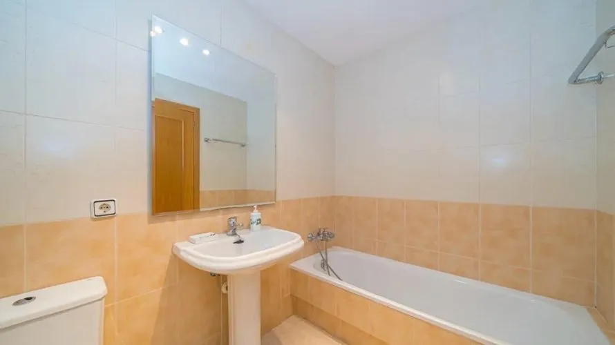 Apartamento de 3 dormitorios en Benidorm, Spain No. 2654 № 17