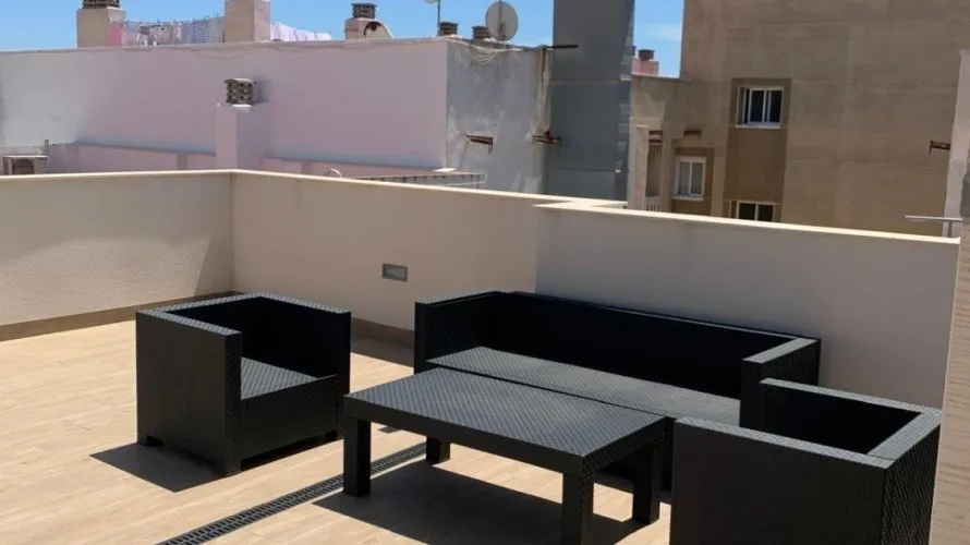 Apartamento de 1 dormitorio en Torrevieja, Spain No. 2608 № 1