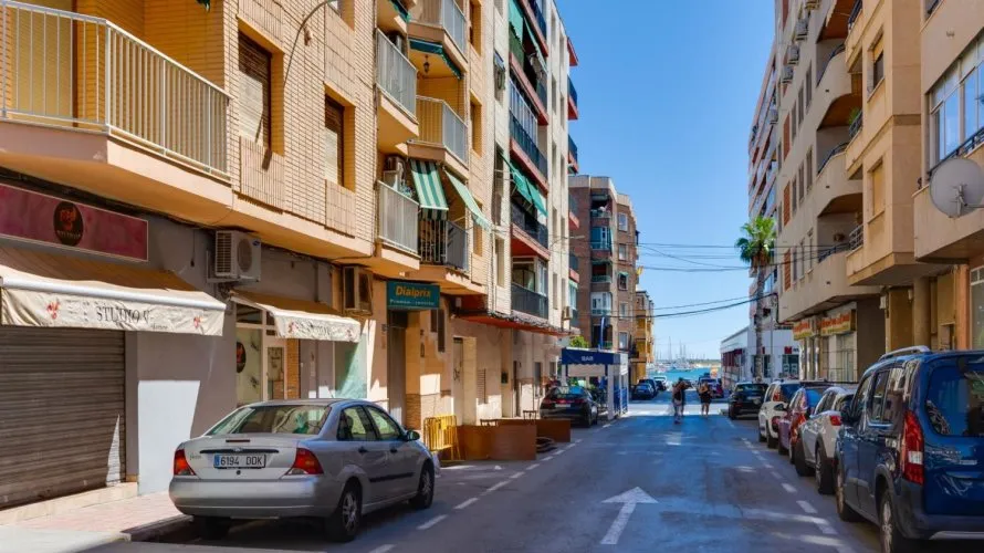 Apartamento de 105m² en Torrevieja, Spain No. 2709