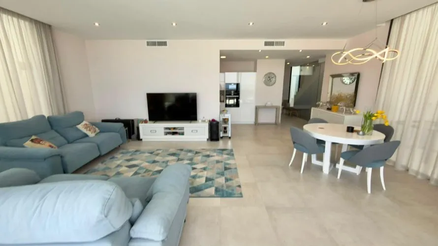 Villa de 4 dormitorios en Calpe, Spain No. 2503 № 7