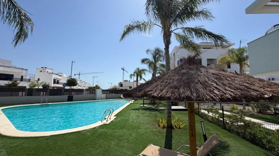 Apartamento de 2 dormitorios en Los Alcázares, Spain No. 2604