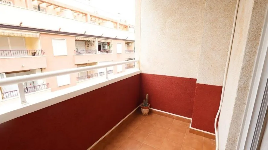 Apartamento de 2 dormitorios en Torrevieja, Spain No. 2606 № 7