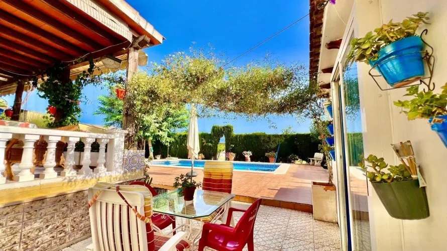 Villa de 3 dormitorios en Daya Vieja, Spain No. 2538 № 6