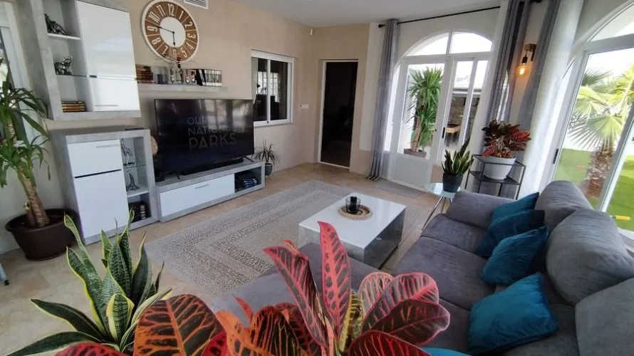 Villa de 186m² en Torrevieja, Spain No. 2513 № 15
