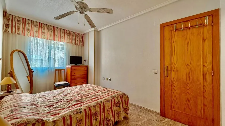 Apartamento de 2 dormitorios en Torrevieja, Spain No. 2498 № 6