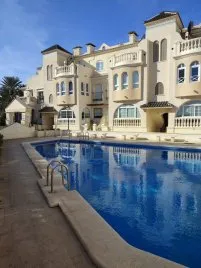 Apartamento de 2 dormitorios en Torrevieja, Spain No. 2633