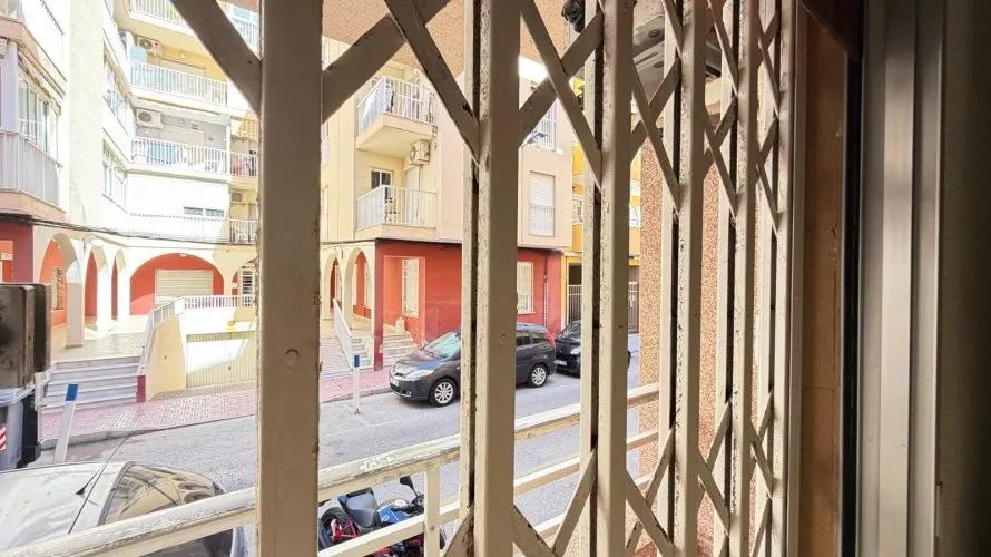 Apartamento de 3 dormitorios en Torrevieja, Spain No. 2632