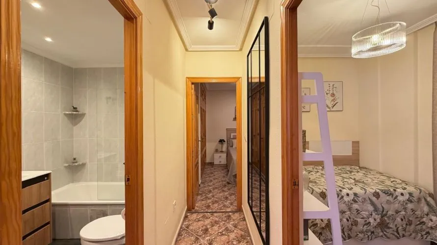 Apartamento de 2 dormitorios en Torrevieja, Spain No. 2636 № 7