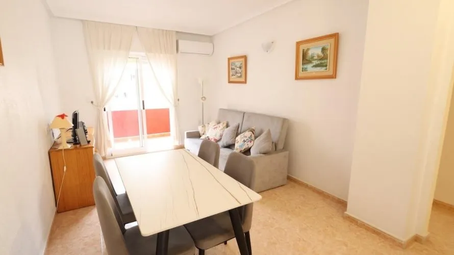 Apartamento de 2 dormitorios en Torrevieja, Spain No. 2606 № 11