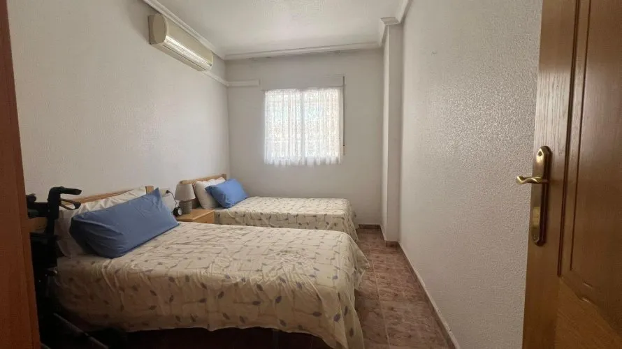Apartamento de 2 dormitorios en Torrevieja, Spain No. 2530 № 8