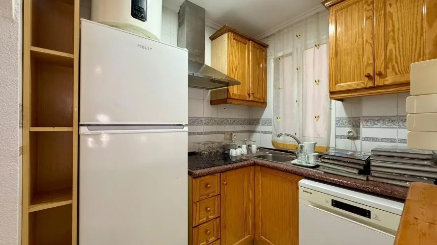 Apartamento de 2 dormitorios en Torrevieja, Spain No. 2635 № 7