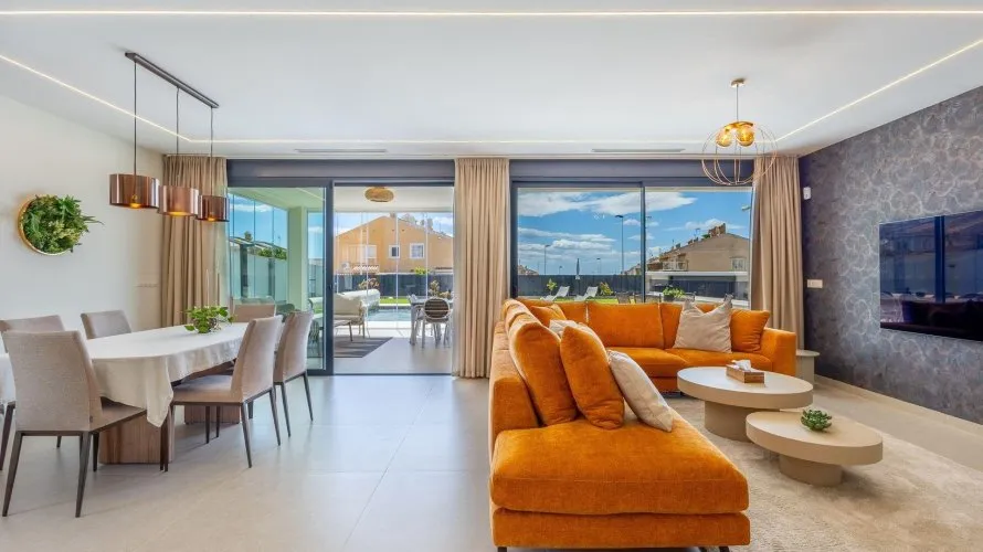 Villa de 234m² en Torrevieja, Spain No. 2594 № 21