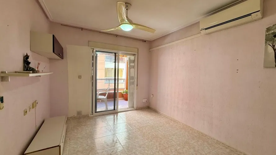 Apartamento de 2 dormitorios en Torrevieja, Spain No. 2528 № 16