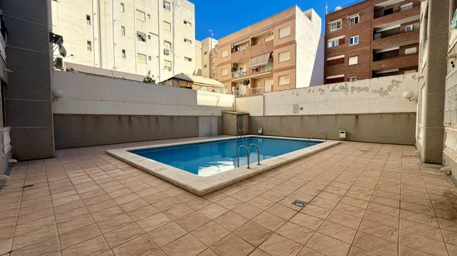 Apartamento de 2 dormitorios en Torrevieja, Spain No. 2635 № 18
