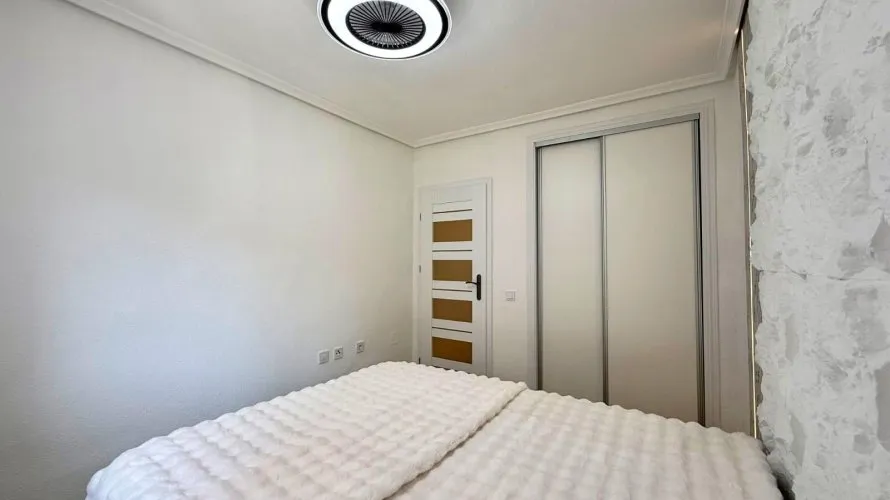 Apartamento de 2 dormitorios en Torrevieja, Spain No. 2502 № 8