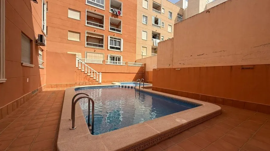 Apartamento de 2 dormitorios en Torrevieja, Spain No. 2528 № 17