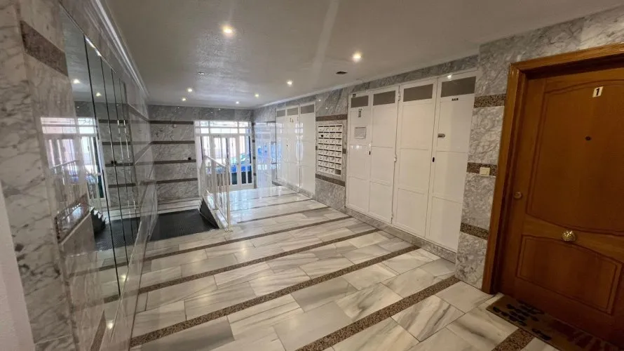 Apartamento de 2 dormitorios en Torrevieja, Spain No. 2530 № 21