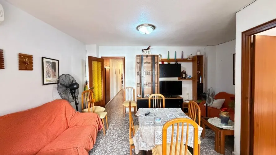 Apartamento de 3 dormitorios en Torrevieja, Spain No. 2632 № 1
