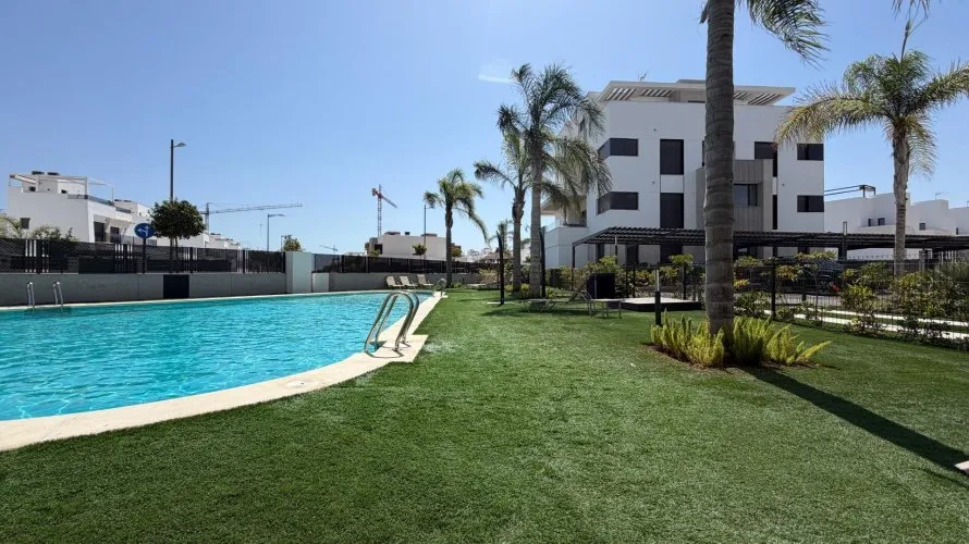Apartamento de 2 dormitorios en Los Alcázares, Spain No. 2604 № 1