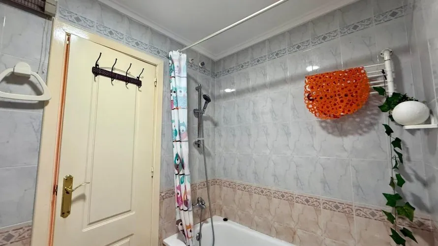 Apartamento de 2 dormitorios en Torrevieja, Spain No. 2528 № 6