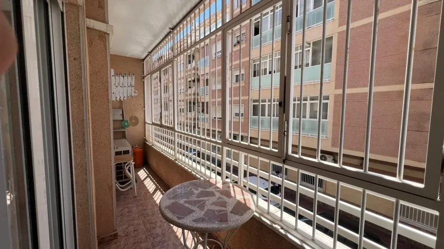 Apartamento de 2 dormitorios en Torrevieja, Spain No. 2530 № 15
