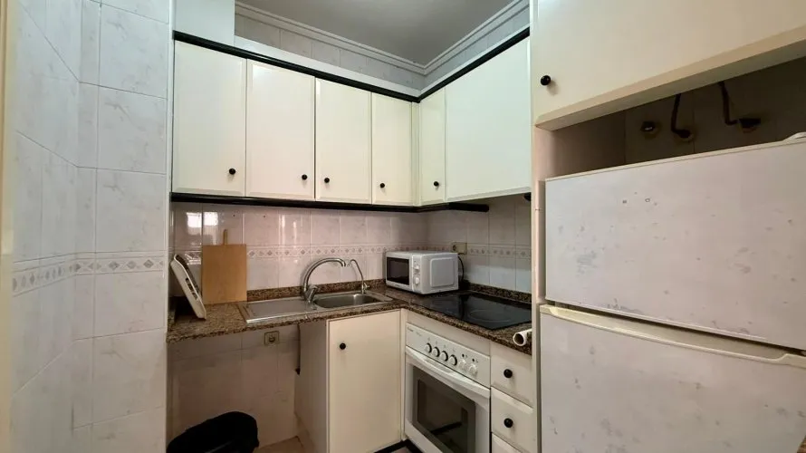 Apartamento de 2 dormitorios en Torrevieja, Spain No. 2528 № 14