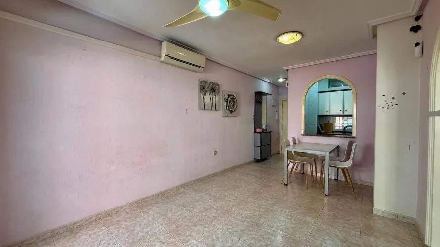 Apartamento de 2 dormitorios en Torrevieja, Spain No. 2528 № 23