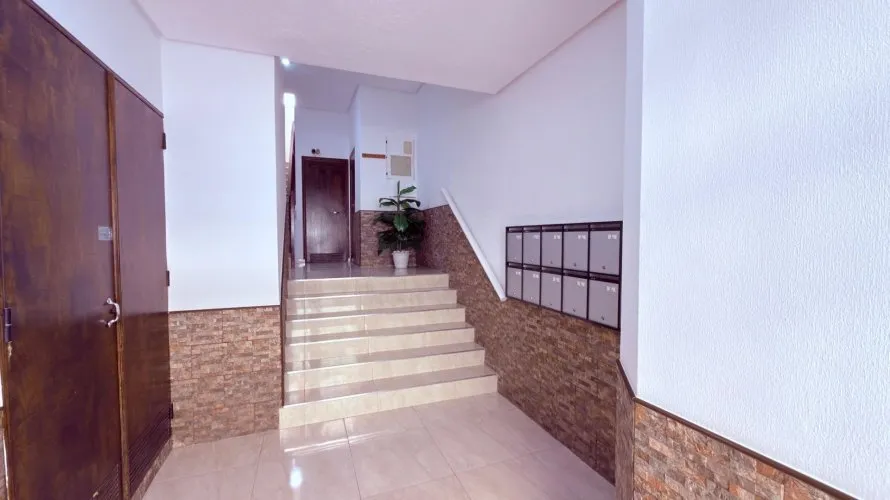 Apartamento de 1 dormitorio en Alicante, Spain No. 2556 № 2