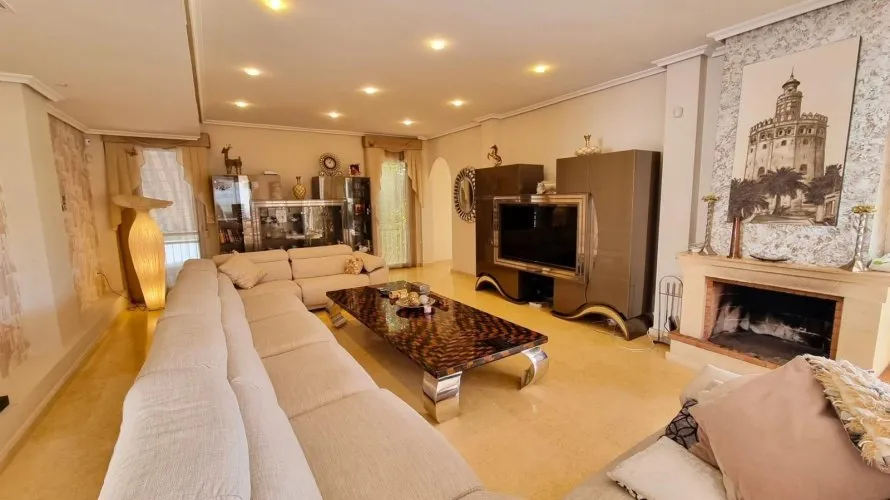 Apartamento de 670m² en Torrevieja, Spain No. 2532 № 19