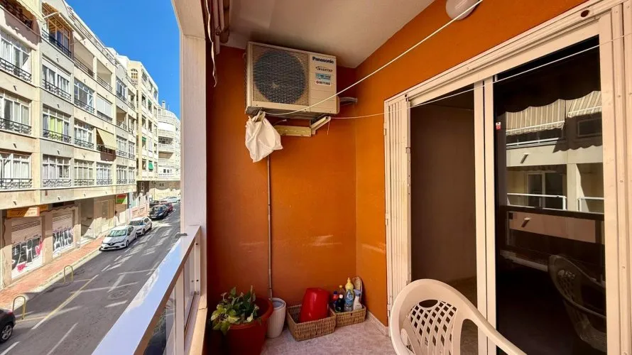 Apartamento de 2 dormitorios en Torrevieja, Spain No. 2528 № 22