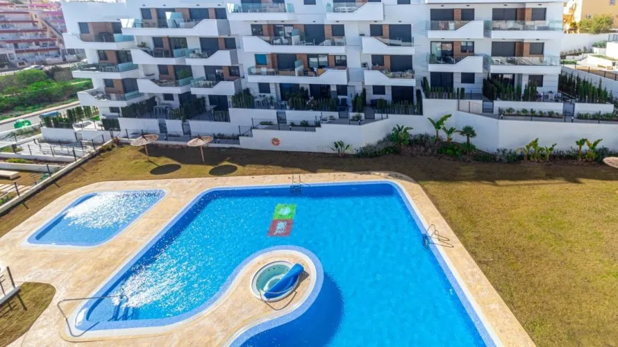 Apartamento de 73m² en Campoamor, Spain No. 2865 № 1