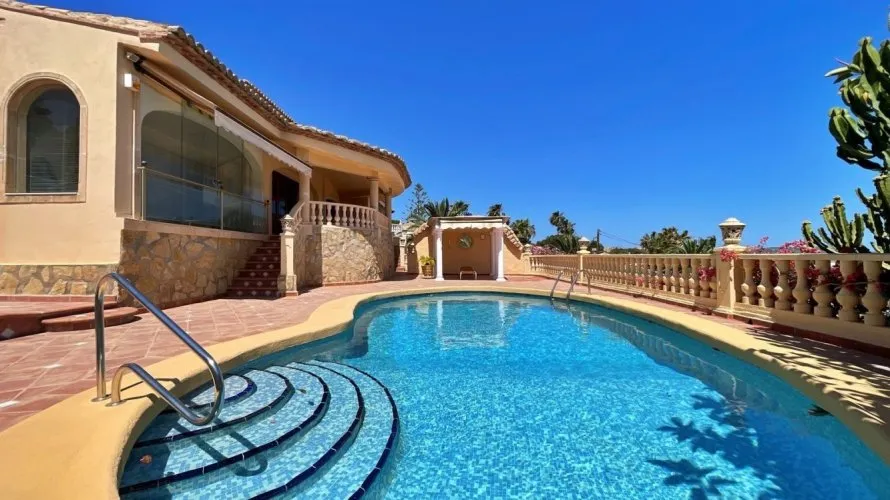 Villa de 235m² en Moraira, Spain No. 2885